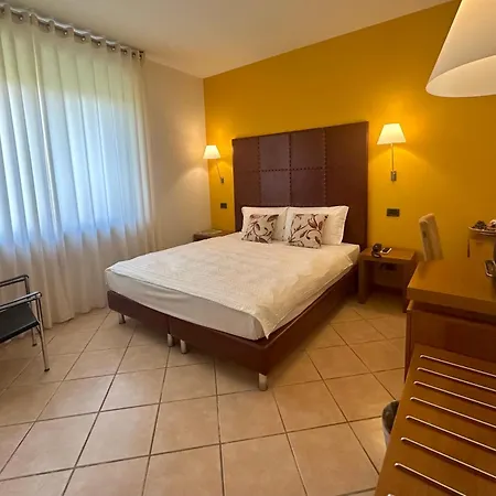 Hotel Meridiana Malcesine Buitenkant foto